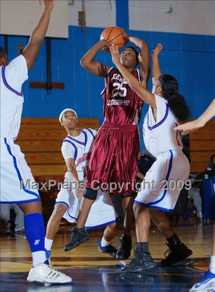 Thumbnail 3 in Bayside vs Leadership Prep (Queens Jam Christmas Classic) photogallery.