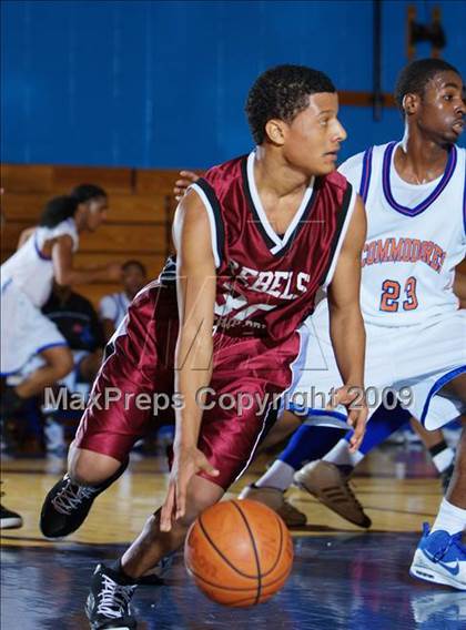 Thumbnail 1 in Bayside vs Leadership Prep (Queens Jam Christmas Classic) photogallery.