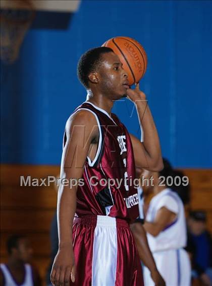 Thumbnail 2 in Bayside vs Leadership Prep (Queens Jam Christmas Classic) photogallery.