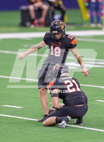Thumbnail 3 in Aledo vs. Crosby (UIL Class 5A Division II Final) photogallery.