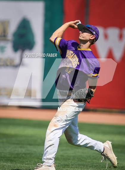 Thumbnail 3 in Central vs. Lancaster Catholic photogallery.