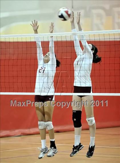 Thumbnail 2 in Cerritos vs Downey (Molten Classic) photogallery.