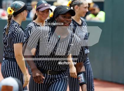 Thumbnail 1 in Kingwood vs. Forney (UIL Softball 6A D2 Final) photogallery.