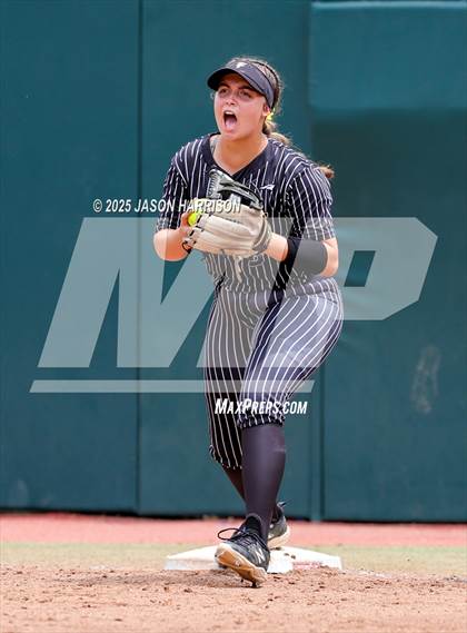 Thumbnail 1 in Kingwood vs. Forney (UIL Softball 6A D2 Final) photogallery.
