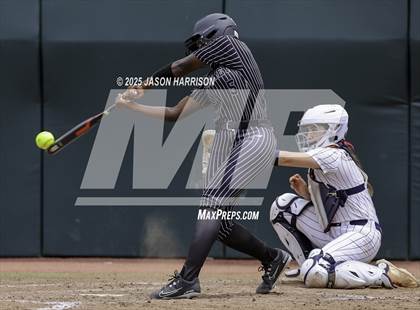Thumbnail 3 in Kingwood vs. Forney (UIL Softball 6A D2 Final) photogallery.