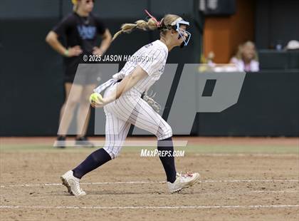 Thumbnail 2 in Kingwood vs. Forney (UIL Softball 6A D2 Final) photogallery.