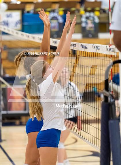 Thumbnail 1 in Folsom @ Oak Ridge photogallery.