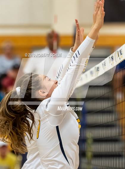 Thumbnail 3 in Folsom @ Oak Ridge photogallery.