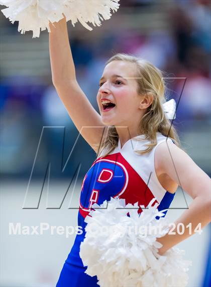 Thumbnail 2 in Hays vs. Miller (UIL 4A Regional Semifinal) photogallery.