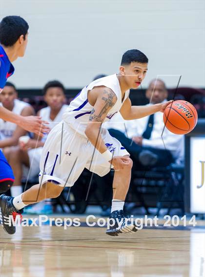 Thumbnail 3 in Hays vs. Miller (UIL 4A Regional Semifinal) photogallery.