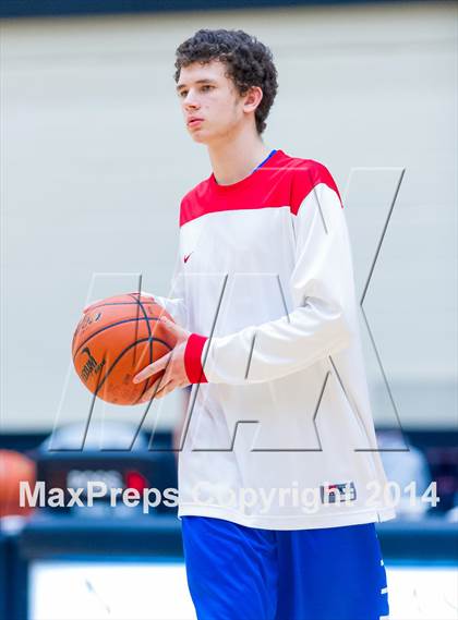 Thumbnail 3 in Hays vs. Miller (UIL 4A Regional Semifinal) photogallery.