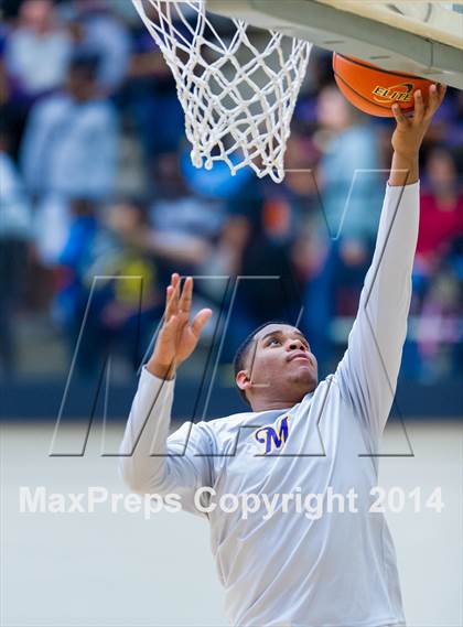 Thumbnail 2 in Hays vs. Miller (UIL 4A Regional Semifinal) photogallery.