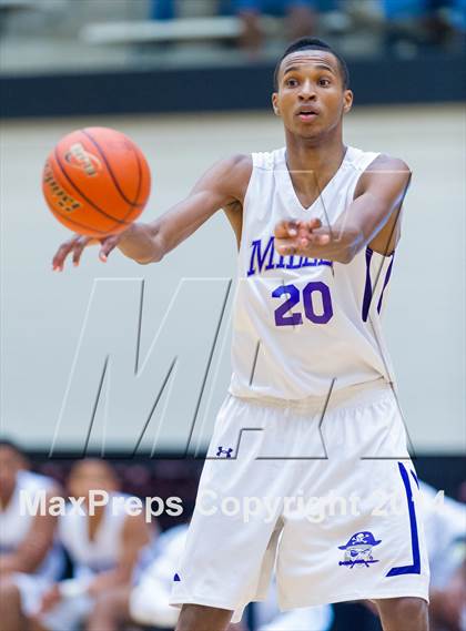 Thumbnail 2 in Hays vs. Miller (UIL 4A Regional Semifinal) photogallery.
