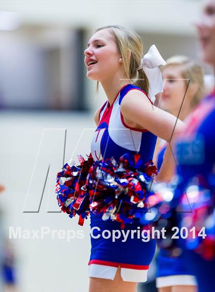 Thumbnail 2 in Hays vs. Miller (UIL 4A Regional Semifinal) photogallery.