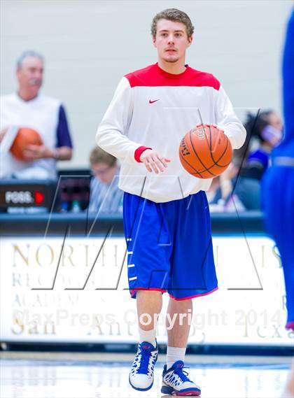 Thumbnail 2 in Hays vs. Miller (UIL 4A Regional Semifinal) photogallery.