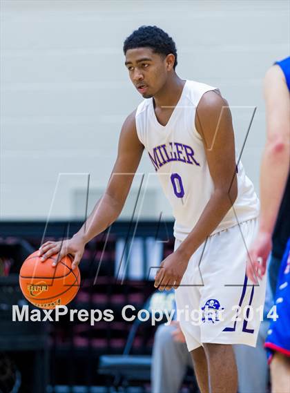 Thumbnail 1 in Hays vs. Miller (UIL 4A Regional Semifinal) photogallery.