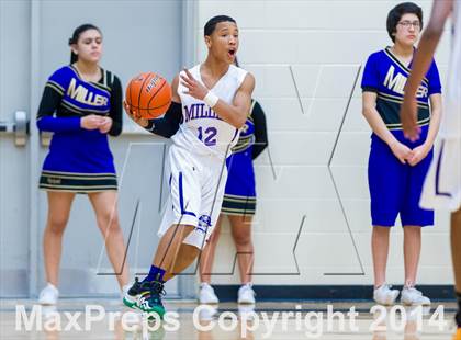 Thumbnail 2 in Hays vs. Miller (UIL 4A Regional Semifinal) photogallery.