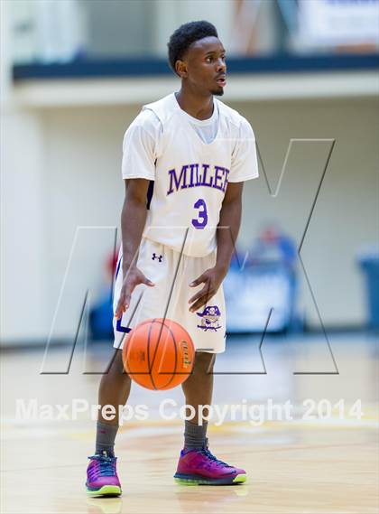 Thumbnail 3 in Hays vs. Miller (UIL 4A Regional Semifinal) photogallery.