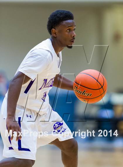 Thumbnail 1 in Hays vs. Miller (UIL 4A Regional Semifinal) photogallery.