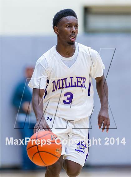 Thumbnail 3 in Hays vs. Miller (UIL 4A Regional Semifinal) photogallery.