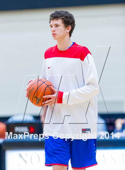 Thumbnail 2 in Hays vs. Miller (UIL 4A Regional Semifinal) photogallery.