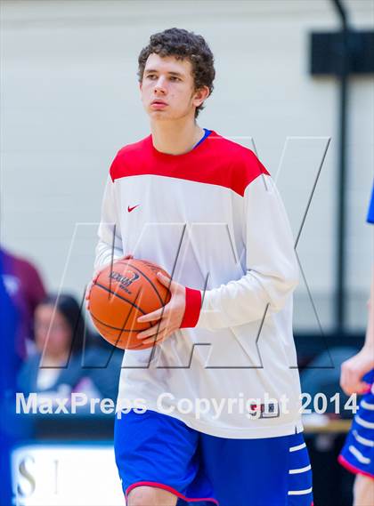 Thumbnail 2 in Hays vs. Miller (UIL 4A Regional Semifinal) photogallery.