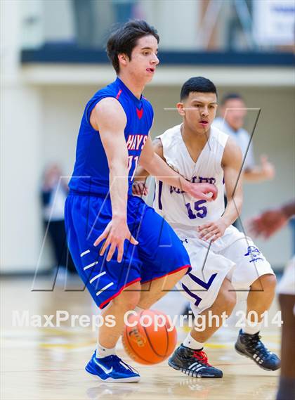 Thumbnail 2 in Hays vs. Miller (UIL 4A Regional Semifinal) photogallery.
