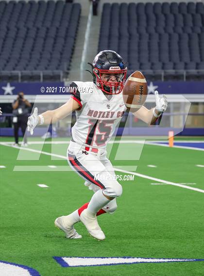 Thumbnail 3 in Motley County vs. Strawn (UIL Football 6-Man 1A D2 Finals) photogallery.