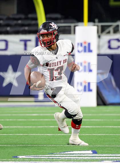 Thumbnail 2 in Motley County vs. Strawn (UIL Football 6-Man 1A D2 Finals) photogallery.