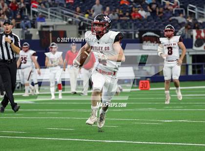 Thumbnail 3 in Motley County vs. Strawn (UIL Football 6-Man 1A D2 Finals) photogallery.