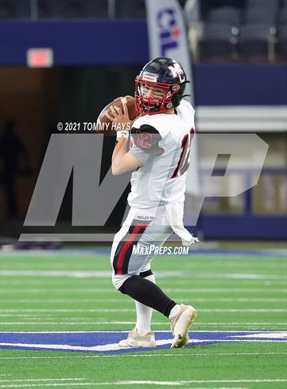 Thumbnail 3 in Motley County vs. Strawn (UIL Football 6-Man 1A D2 Finals) photogallery.