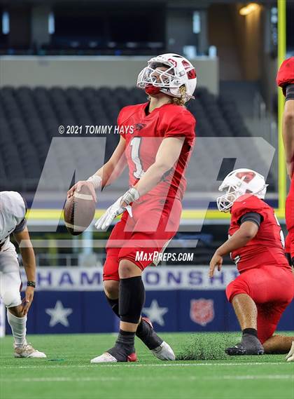 Thumbnail 3 in Motley County vs. Strawn (UIL Football 6-Man 1A D2 Finals) photogallery.