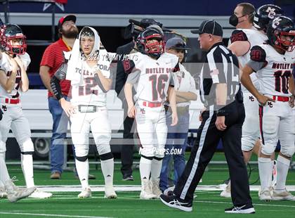 Thumbnail 2 in Motley County vs. Strawn (UIL Football 6-Man 1A D2 Finals) photogallery.