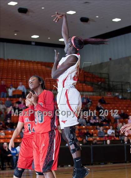 Thumbnail 3 in MacArthur vs. Coronado (5A Region 1 Semifinal) photogallery.