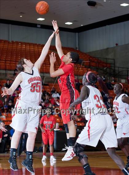 Thumbnail 1 in MacArthur vs. Coronado (5A Region 1 Semifinal) photogallery.