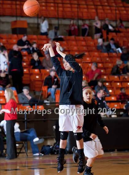 Thumbnail 2 in MacArthur vs. Coronado (5A Region 1 Semifinal) photogallery.