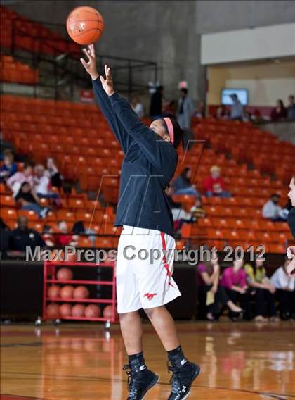 Thumbnail 1 in MacArthur vs. Coronado (5A Region 1 Semifinal) photogallery.