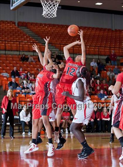 Thumbnail 1 in MacArthur vs. Coronado (5A Region 1 Semifinal) photogallery.