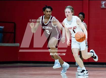 Thumbnail 2 in Sherman vs Lovejoy photogallery.