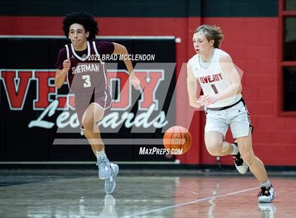Thumbnail 2 in Sherman vs Lovejoy photogallery.
