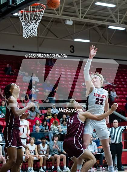 Thumbnail 1 in Sherman vs Lovejoy photogallery.