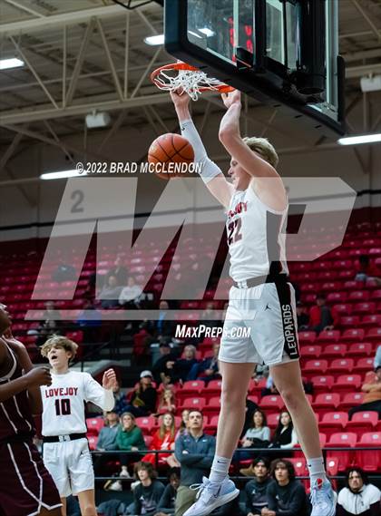 Thumbnail 1 in Sherman vs Lovejoy photogallery.