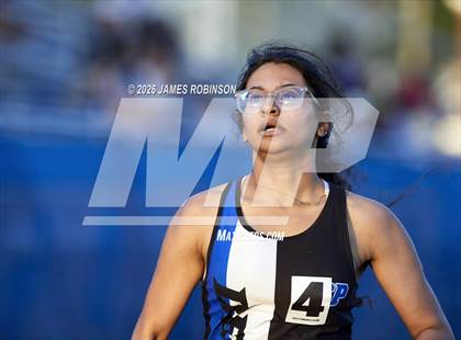 Thumbnail 1 in Stanton Invitational (800m) photogallery.