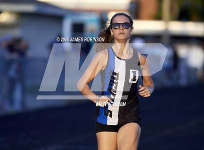 Thumbnail 2 in Stanton Invitational (800m) photogallery.