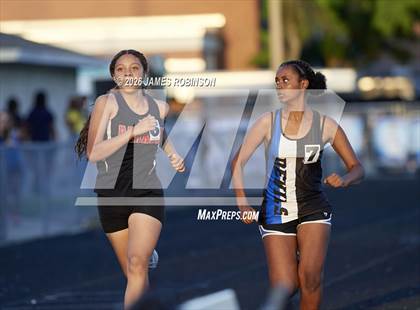Thumbnail 1 in Stanton Invitational (800m) photogallery.