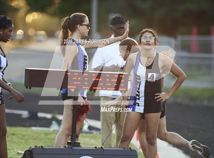 Thumbnail 3 in Stanton Invitational (800m) photogallery.