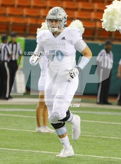 Thumbnail 2 in Polynesian Bowl (Team Makai vs. Team Mauka) photogallery.