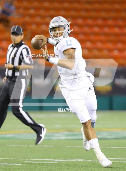 Thumbnail 2 in Polynesian Bowl (Team Makai vs. Team Mauka) photogallery.