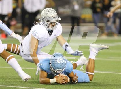 Thumbnail 2 in Polynesian Bowl (Team Makai vs. Team Mauka) photogallery.