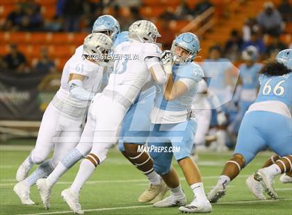 Thumbnail 2 in Polynesian Bowl (Team Makai vs. Team Mauka) photogallery.